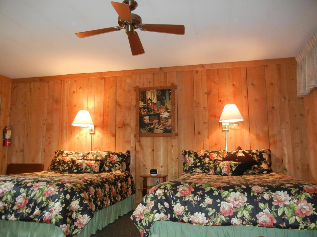 Homestead Lodging Smoketown  Bagian luar foto